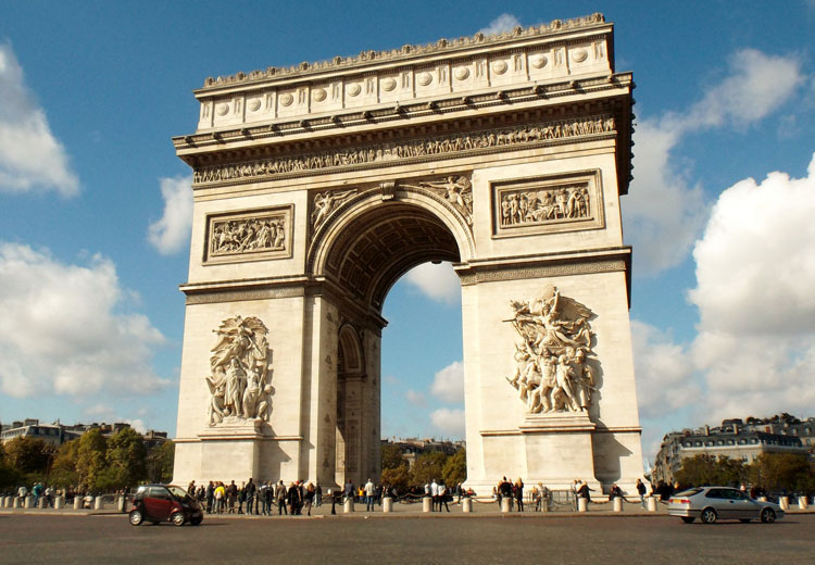 Visit the Champs Elysées and the Arc de Triomphe in Paris - New